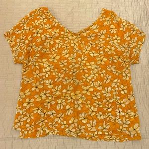Cabi Thrive short sleeve blouse mustard with floral pattern L